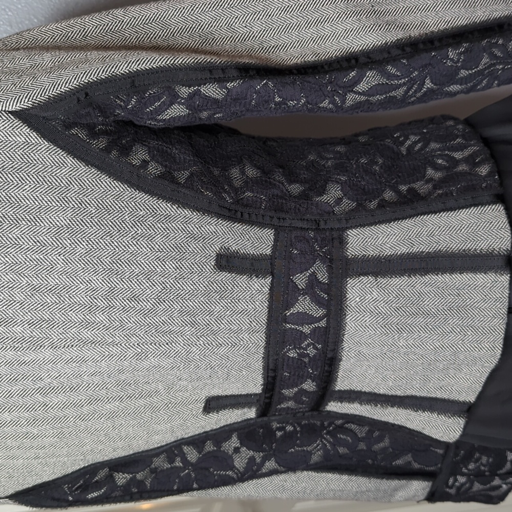 Black and white market size 2 - Picture 9 of 13